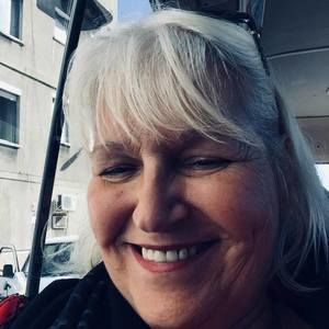 Meet your Posher, Linda